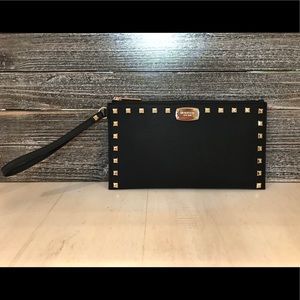 NWT !!!  LARGE ZIP STUDDED MK LEATHER CLUTCH !